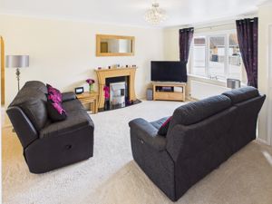 Living room- click for photo gallery